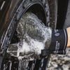 洗車に向いた季節の到来に合わせて、モチベが上がるカーウォッシュギアが新登場！［特選カーアクセサリー名鑑］ 画像