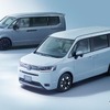 ホンダ ステップワゴン e:HEV SPADA PREMIUM LINE BLACK EDITION（左）とAIR EX（右）
