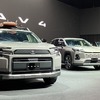 トヨタ RAV4 新型、向かって左からWoodland（Adventureの北米仕様）CORE、GR SPORT