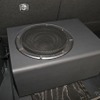 脱着可能なエンクロージャーに収められたのは、その速い低音からオーナーもお気に入りのダイヤトーン・SW-G50。