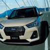 スバルの小型SUV『レックス』にハイブリッド搭載の新グレード登場、221万6500円から 画像