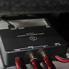 USBをRCAと光デジタルに変換するために用いているのがオーディオテクニカのDACであるAT-HRD100。