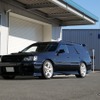 HKS ハイパーマックスS 日産・ステージア装着例 MT（出荷時車高・フロント：27mmダウン / リア：26mmダウン）