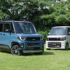 三菱 デリカミニ 新型（左）とeKスペース 新型（右）