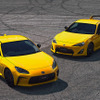 トヨタ GR86 RZ “イエローリミテッド”（左）と先代86 GT イエローリミテッド（右）
