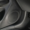 ESB8000シリーズのミッドバスはドア純正位置にインナー取り付けされている。普段使いも考慮したシンプルな取り付けだ。