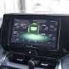 カーナビにはサイバーナビを搭載。通信を使った機能も備え普段使いするにも何かと便利なナビとなっている。