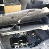 純正のフロアパネルを追加で用意してラゲッジの床下スペースを改装分けした。複数のユニットを収めるアイデアとなった。