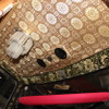 車内のシャンデリアも当時使用されていたもの