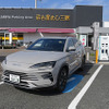 充電するBYD シーライオン6