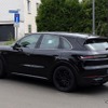 ポルシェ カイエン ターボ E-ハイブリッド 改良新型のプロトタイプ