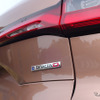 バックドアにマイルドハイブリッドを示す「e-SKYACTIV-D」のオーナメントが