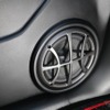 ミッドバスはドアの純正スピーカー位置をアウターバッフル化している。純正グリルを使ったプロテクションも美しい。