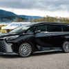 RAYS HOMURA 2×15R × LEXUS LM
