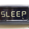 就寝時はスリープモードにすることで、睡眠中の体の動きを計測する。