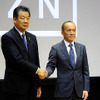 日本バレーボールリーグ機構・嶋岡健治会長、JTサンダーズ・越川優選手、NECレッドロケッツ・古賀紗理那選手などが登壇したVリーグ記者発表（2016年6月29日）