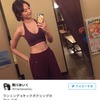 モデル・舞川あいく、美しすぎる腹筋披露…キックボクシングやテニスに挑戦