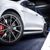 VW ゴルフ GTI クラブスポーツ ストリート エディション 専用18インチアルミホイール/大径ベンチレーテッドディスク ブレーキ（フロント/リヤ）/レッドブレーキキャリパー