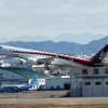 愛知県営名古屋空港から離陸していくMRJ。スムーズな上昇だった。