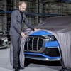 1月デビュー！アウディ、新フラッグシップSUV「Q8」表情見えた 画像