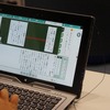 「マイ黒板」を利用し、自分の考えを整理したり書き加えたりできる（国語・青山先生）
