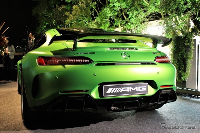 メルセデスAMG GT R