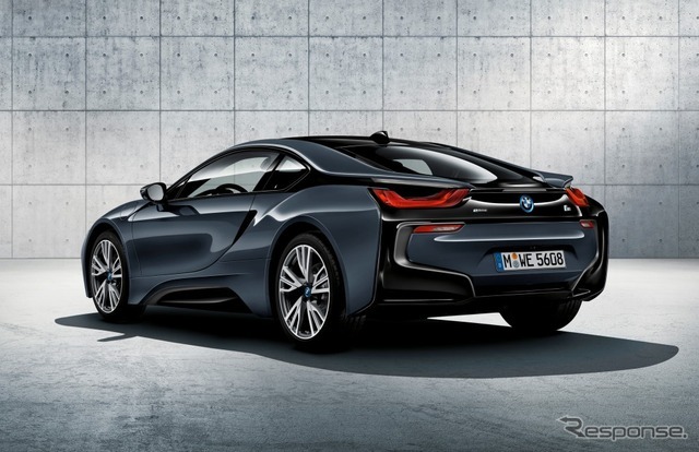 BMW i8プロトニックダークシルバー