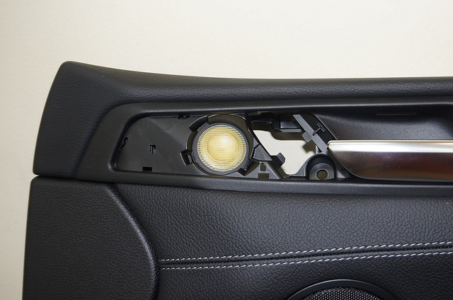 BMW・X3では、ご覧の位置にトゥイーターがセットされた。
