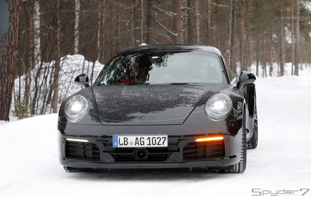 ポルシェ　911 次期型スクープ写真