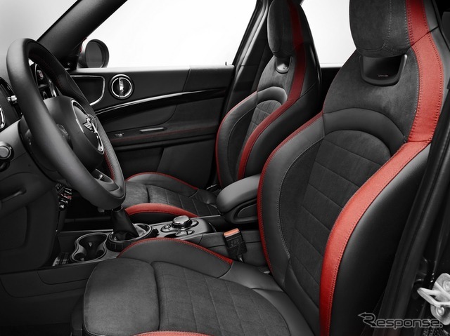 新型MINIクロスオーバーのジョンクーパー ワークス