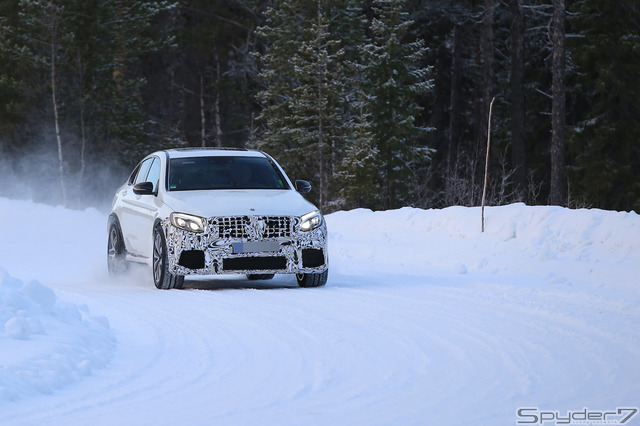 メルセデス AMG GLC63 クーペスクープ写真