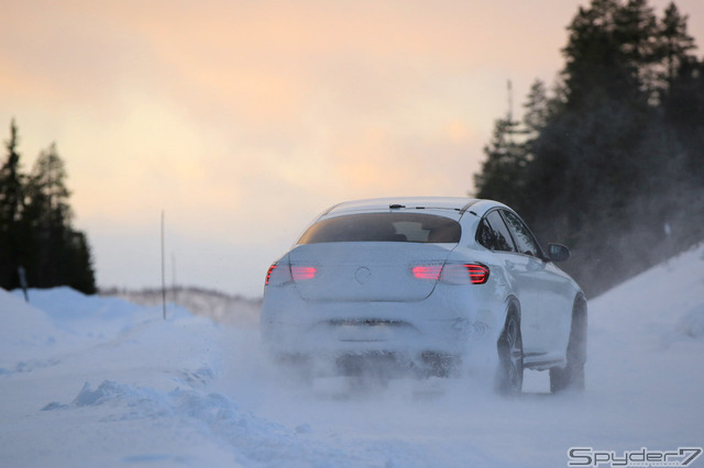 メルセデス AMG GLC63 クーペスクープ写真