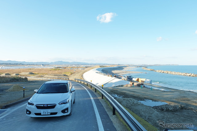 福島・相馬市のメガソーラー建設現場にて。