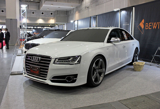 アウディ・S8 by プロショップ ヴォーグ アウディ・S8 by プロショップ ヴォーグ