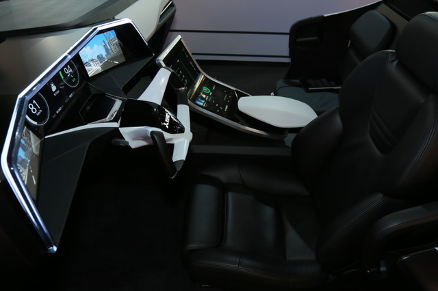 三菱電機 EMIRAI3 xDAS（東京モーターショー15）