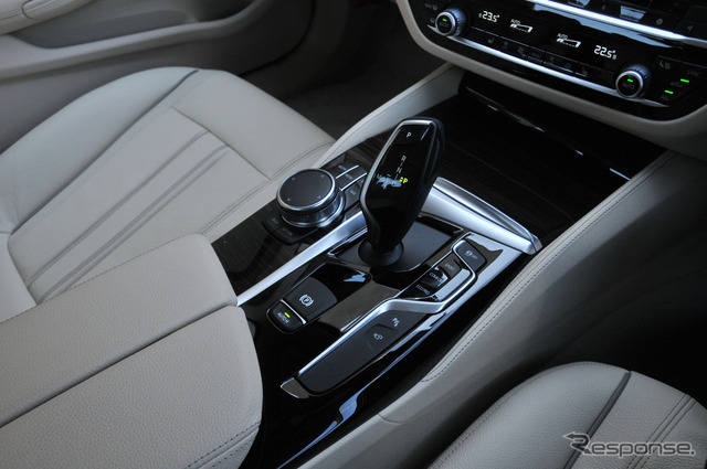 BMW 523dラグジュアリー