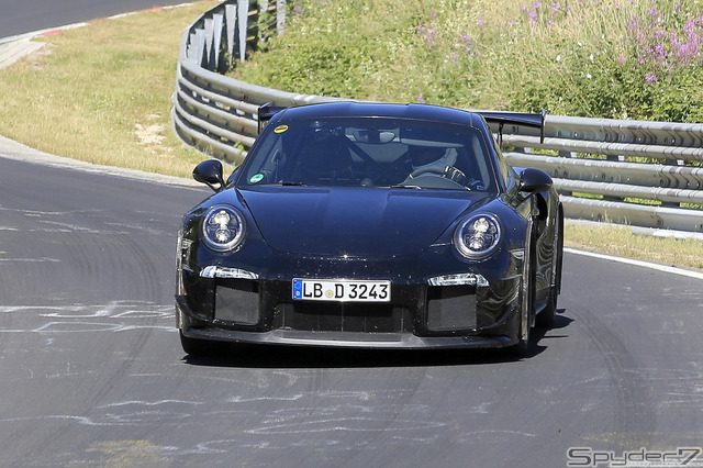 ポルシェ911GT2 RSスクープ写真