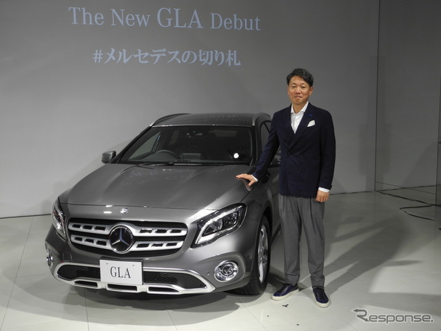 メルセデス・ベンツ日本の上野金太郎社長と新型『GLA』