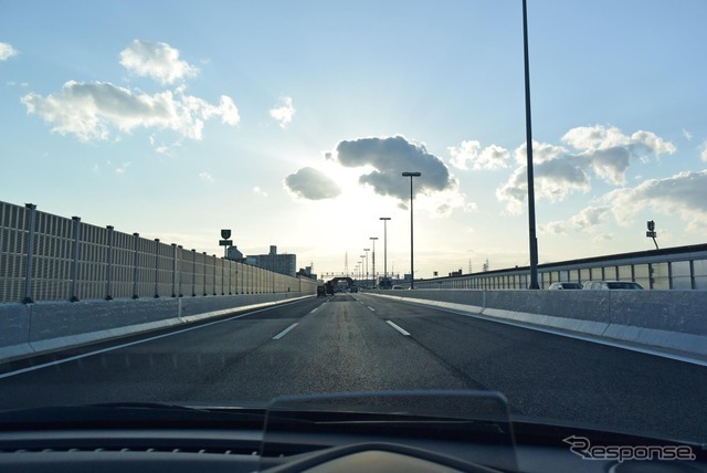 阪神高速道路をクルーズ中。