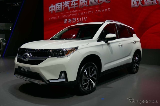 ハイブリッドの他、ターボ付き1.5リットル・エンジンの新型「CR-V SPORT TUBRO」も発表