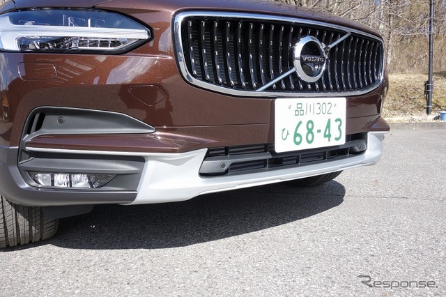 ボルボ V90クロスカントリー T5