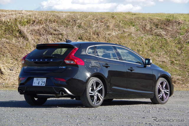 ボルボ V40 D4 R-DESIGN ポールスターエディション
