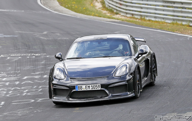 ポルシェ　ケイマン GT4 RS スクープ写真