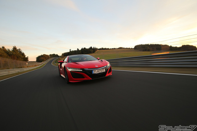 ホンダ NSX 新旧モデルがニュルでタイムアタック【写真集】