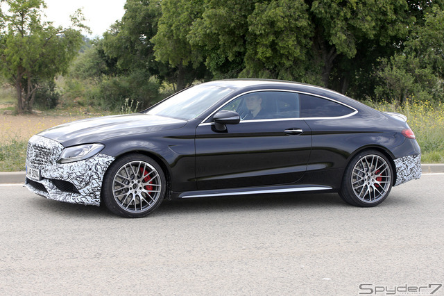 メルセデス AMG C63クーペ　スクープ写真