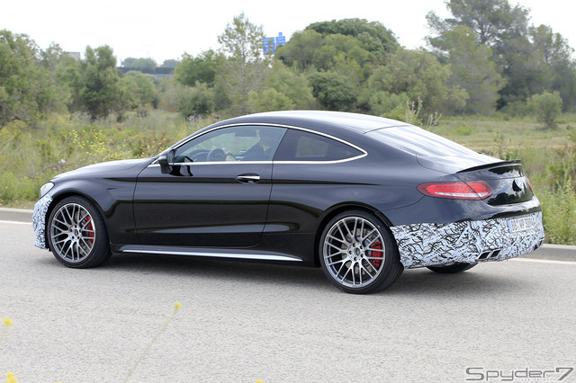 メルセデス AMG C63クーペ　スクープ写真