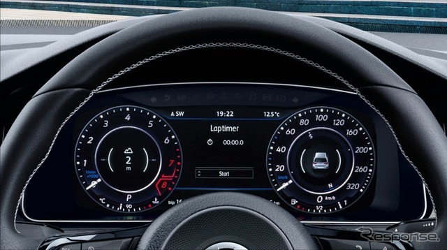 VW ゴルフR ヴァリアント デジタルメータークラスター“Active Info Display”