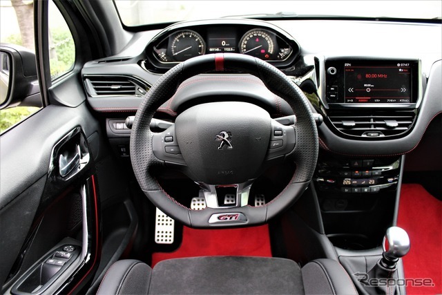 プジョー 208GTi by PEUGEOT SPORT