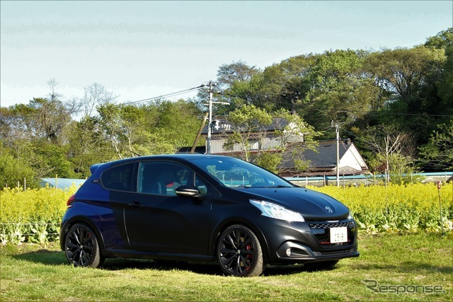 プジョー 208GTi by PEUGEOT SPORT