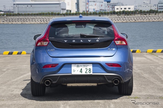 ボルボ V40 D4 R-Design ポールスターエディション